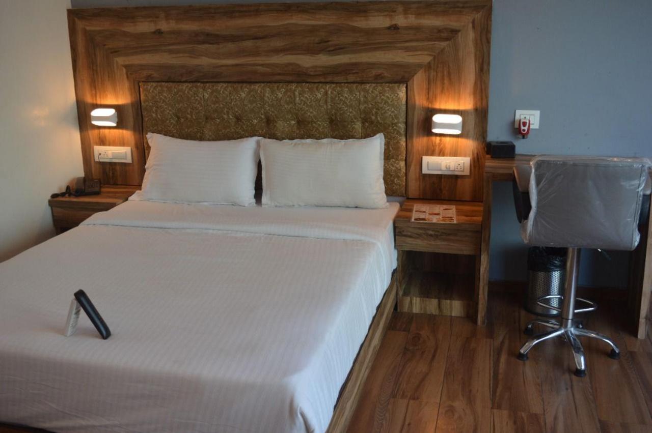 Hotel Byaris International By Bizzgrow Hotels 뭄바이 외부 사진