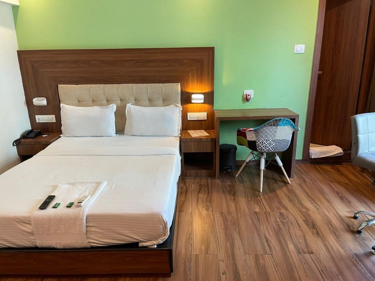 Hotel Byaris International By Bizzgrow Hotels 뭄바이 외부 사진